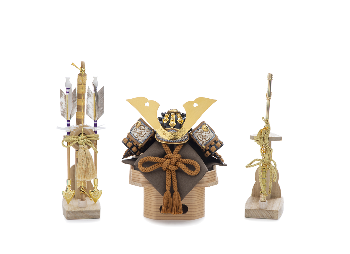 一閑張  江戸茶色縅の兜  5分の1  三宝飾り 弓太刀付き