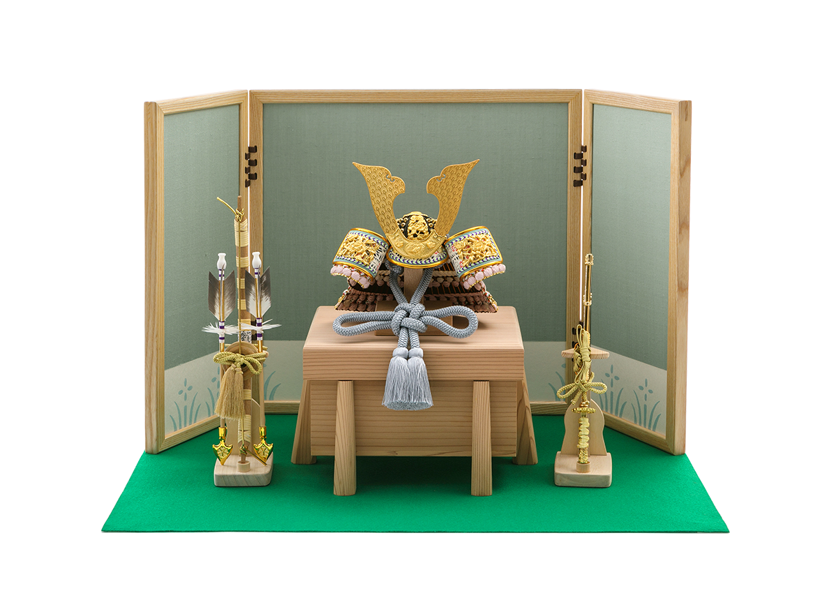 杉櫃飾りの兜 屏風・弓太刀付き