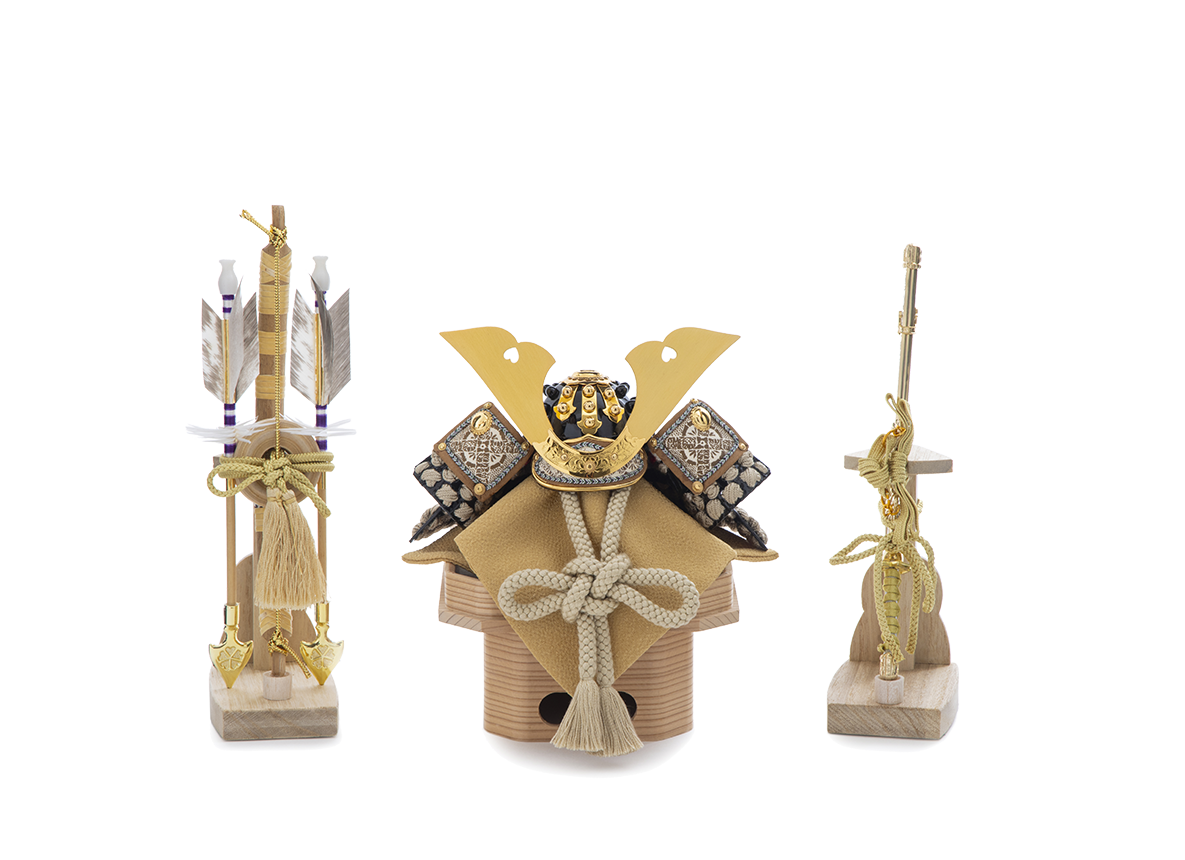 一閑張  茶裾濃縅の兜  5分の1  三宝飾り  弓太刀付き