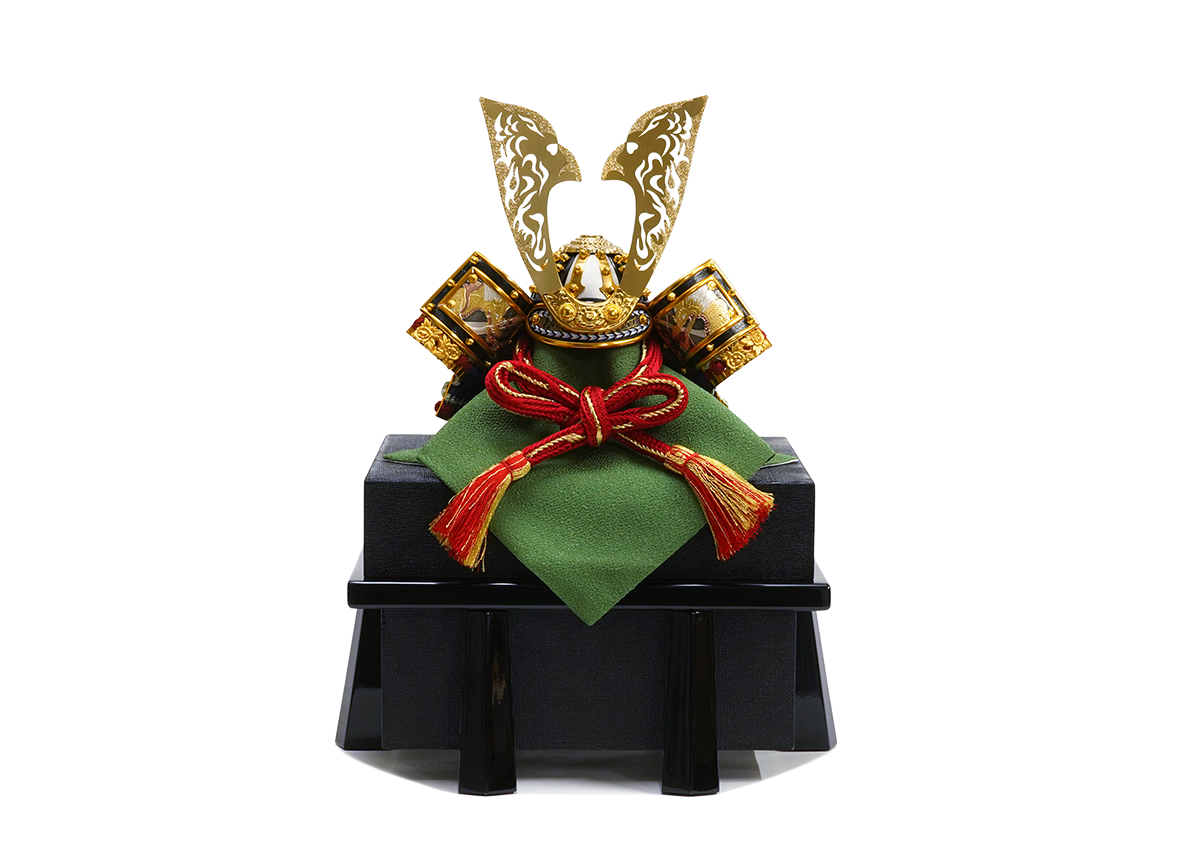 色々段縅透かし鍬形の兜  兜単品(櫃付き)